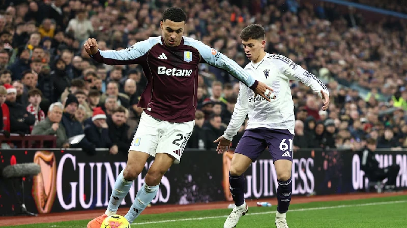 Jalannya Pertandingan Manchester United vs Aston Villa