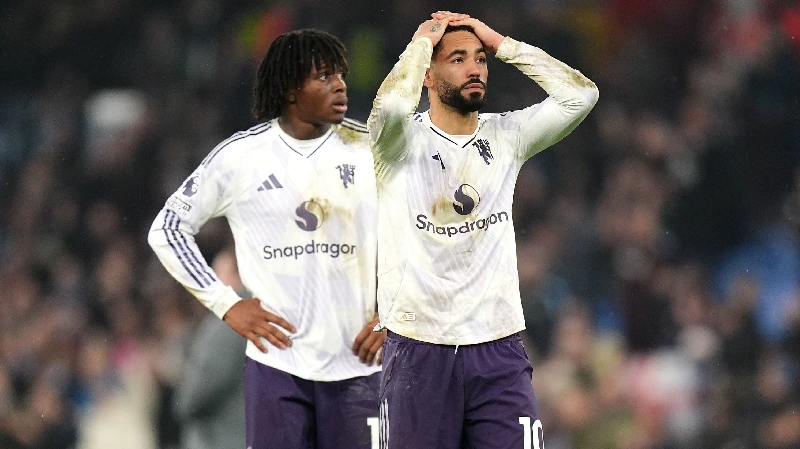 Manchester United Tumbang 1-2 dari Aston Villa