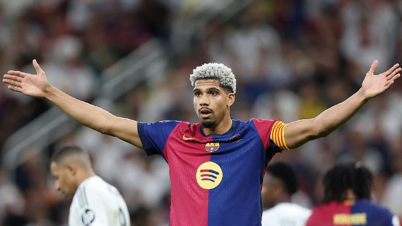 Ronald Araújo Soliditas Lini Belakang yang Kembali Utama