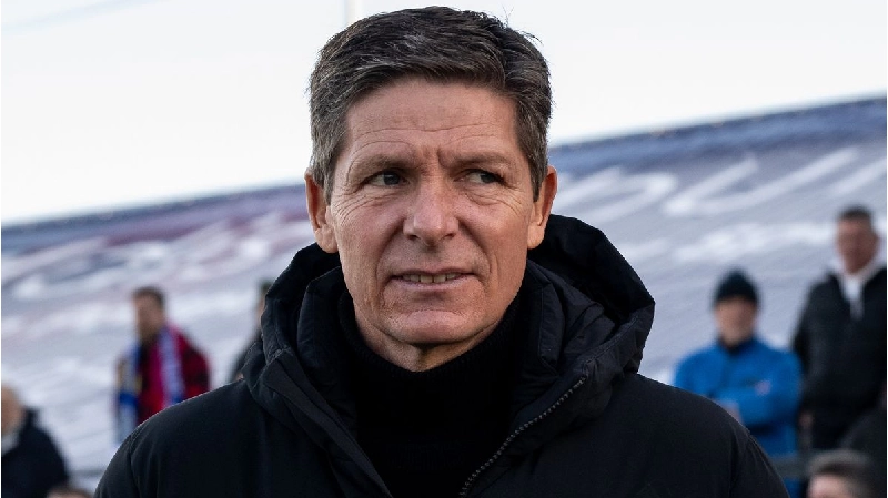 Konflik dengan Manajemen Klub