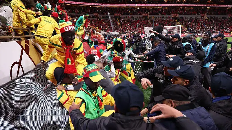 Latar Belakang Final yang Seharusnya Jadi Pesta Sepak Bola