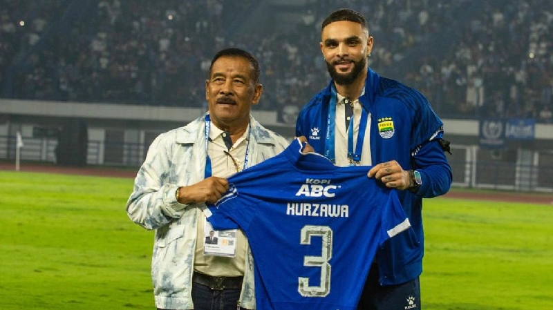 Layvin Kurzawa Gabung Persib Bandung