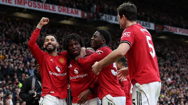 Manchester United Menang 2-0 atas Manchester City di Derby Manchester