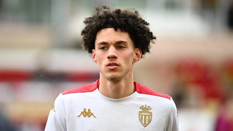 Profil Taktis Maghnes Akliouche