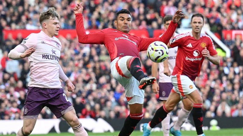 Mengapa Manchester United Butuh Pengganti Casemiro