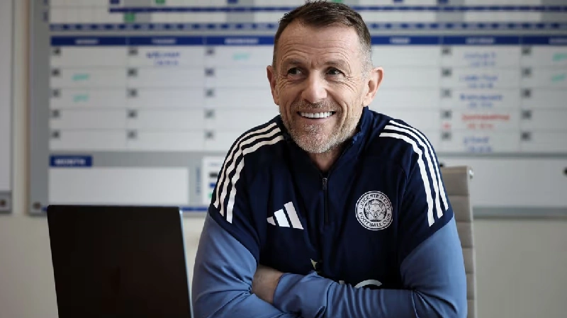 Profil Gary Rowet Pengalaman dan Rekam Jejak