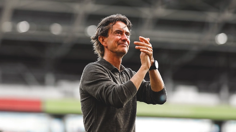 Tottenham Pecat Thomas Frank: Krisis Spurs Memuncak di Musim Krusial