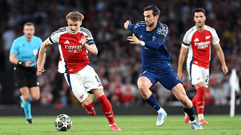 Arsenal dan PSG Menuju Panggung Terakhir Eropa: Dua Jalan Berbeda, Satu Mimpi yang Sama